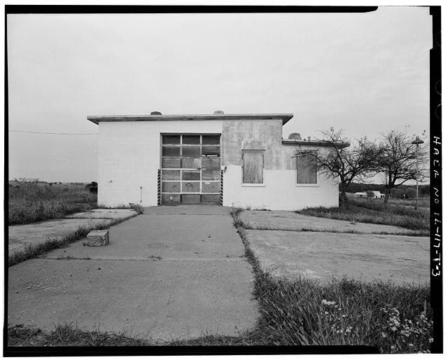 MISSILE TEST AND ASSEMBLY BUILDING, REAR SIDE, LOOKING NORTH