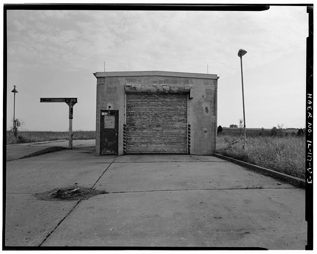 WARHEADING BUILDING, REAR SIDE, CENTER OF BERM, NO LONGER IN EXISTENCE, LOOKING SOUTHEAST