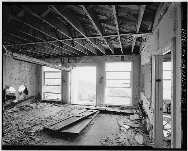 Mill Valley Early Warning Radar Station  INTERIOR OF THE MAIN ENTRY OF THE BACHELOR AIRMEN QUARTERS, BUILDING 204, LOOKING SOUTH-SOUTHWEST.